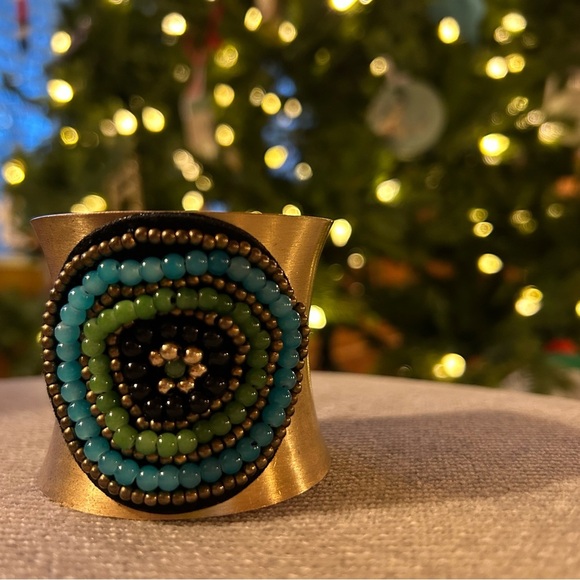 Vibrant Cuff bracelet with green, turquoise, black & gold, adjustable - Picture 4 of 6